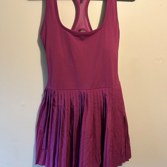 Fabletics Dress Women's Size Medium Berry Blast Hot Shot Pleated Skort dress - Picture 6 of 9